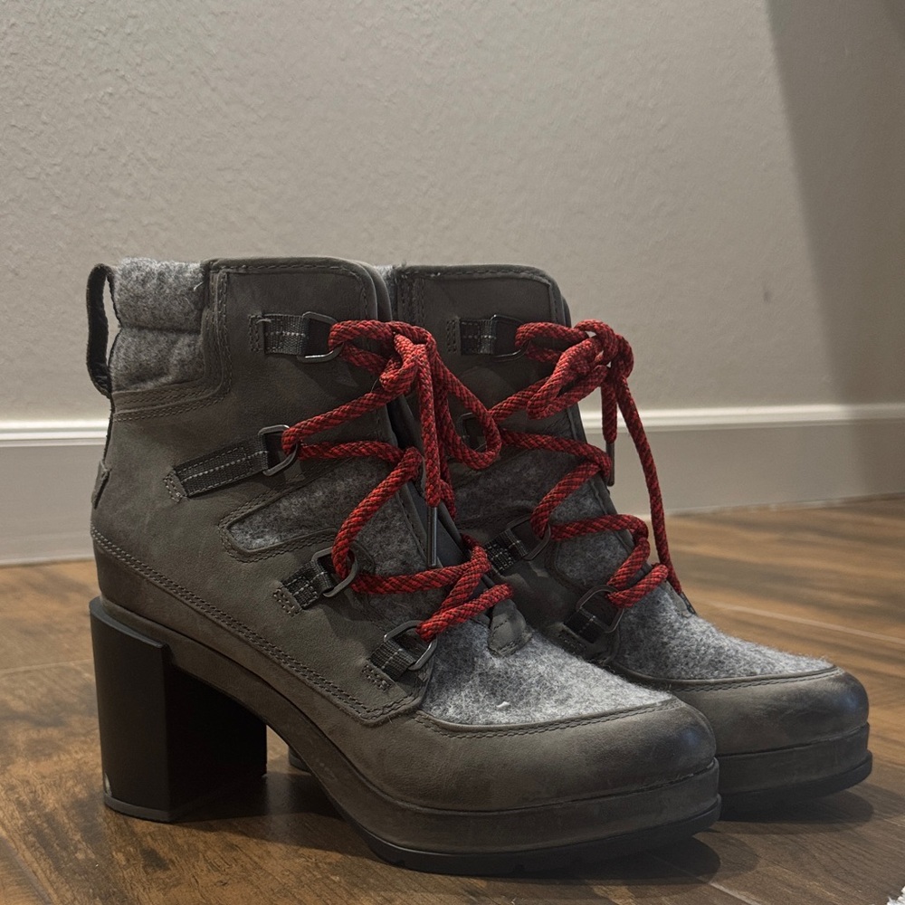 Sorel Gray and Red Heeled Boots